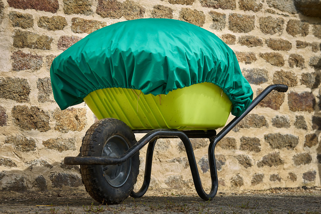 Water wheelbarrow clearance